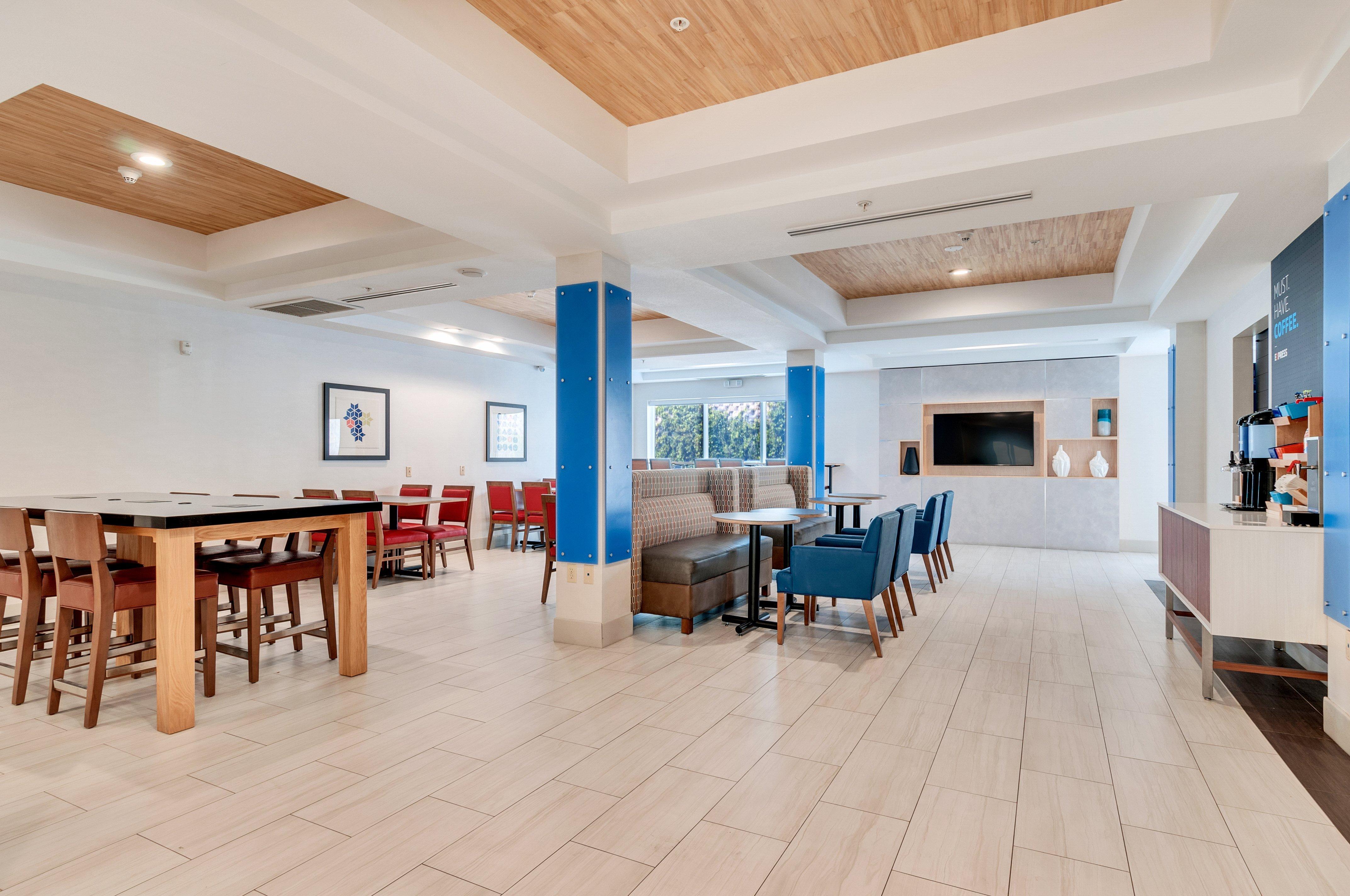 Holiday Inn Express Hotel & Suites Lake Elsinore By Ihg Esterno foto