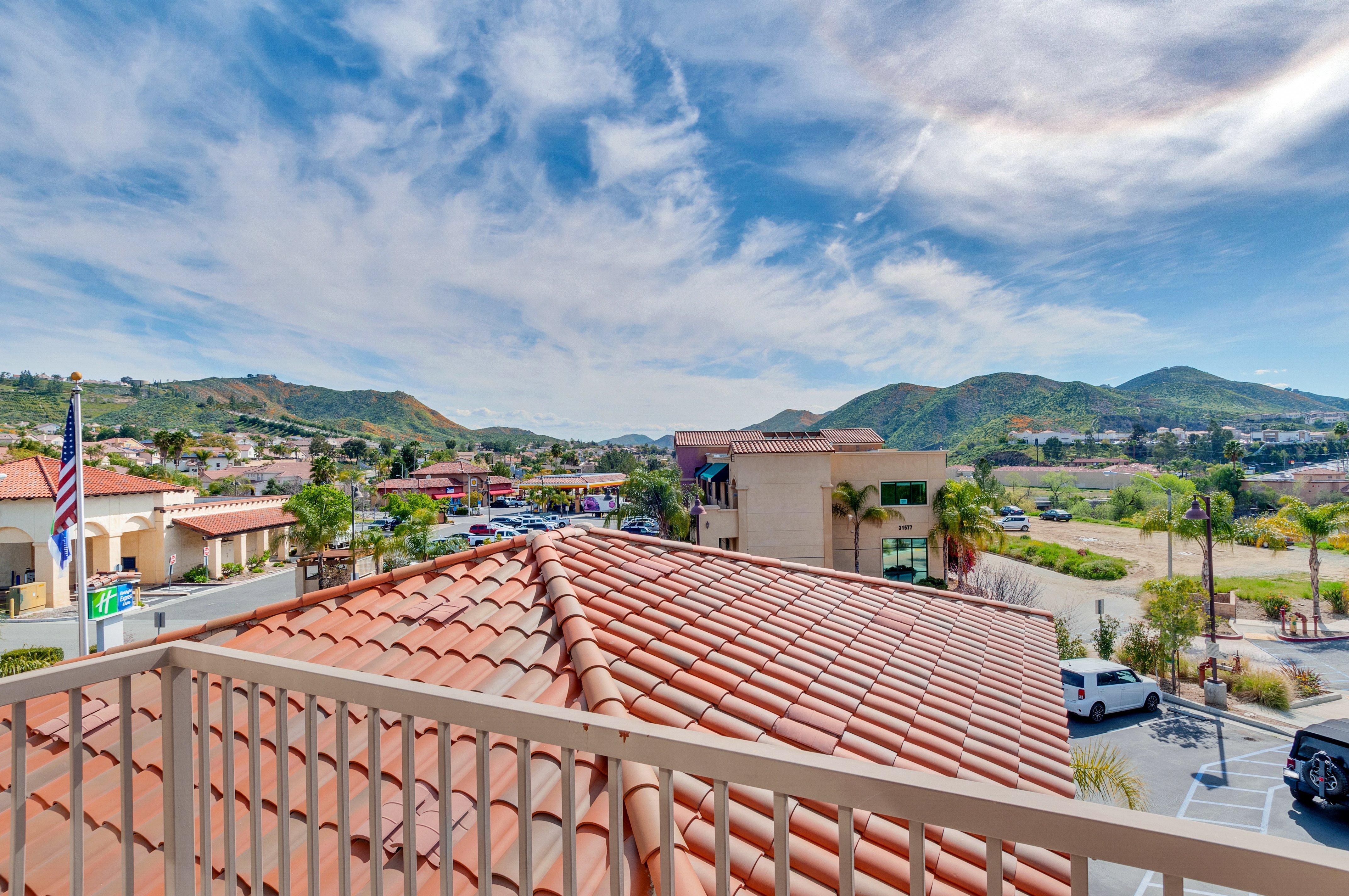 Holiday Inn Express Hotel & Suites Lake Elsinore By Ihg Esterno foto