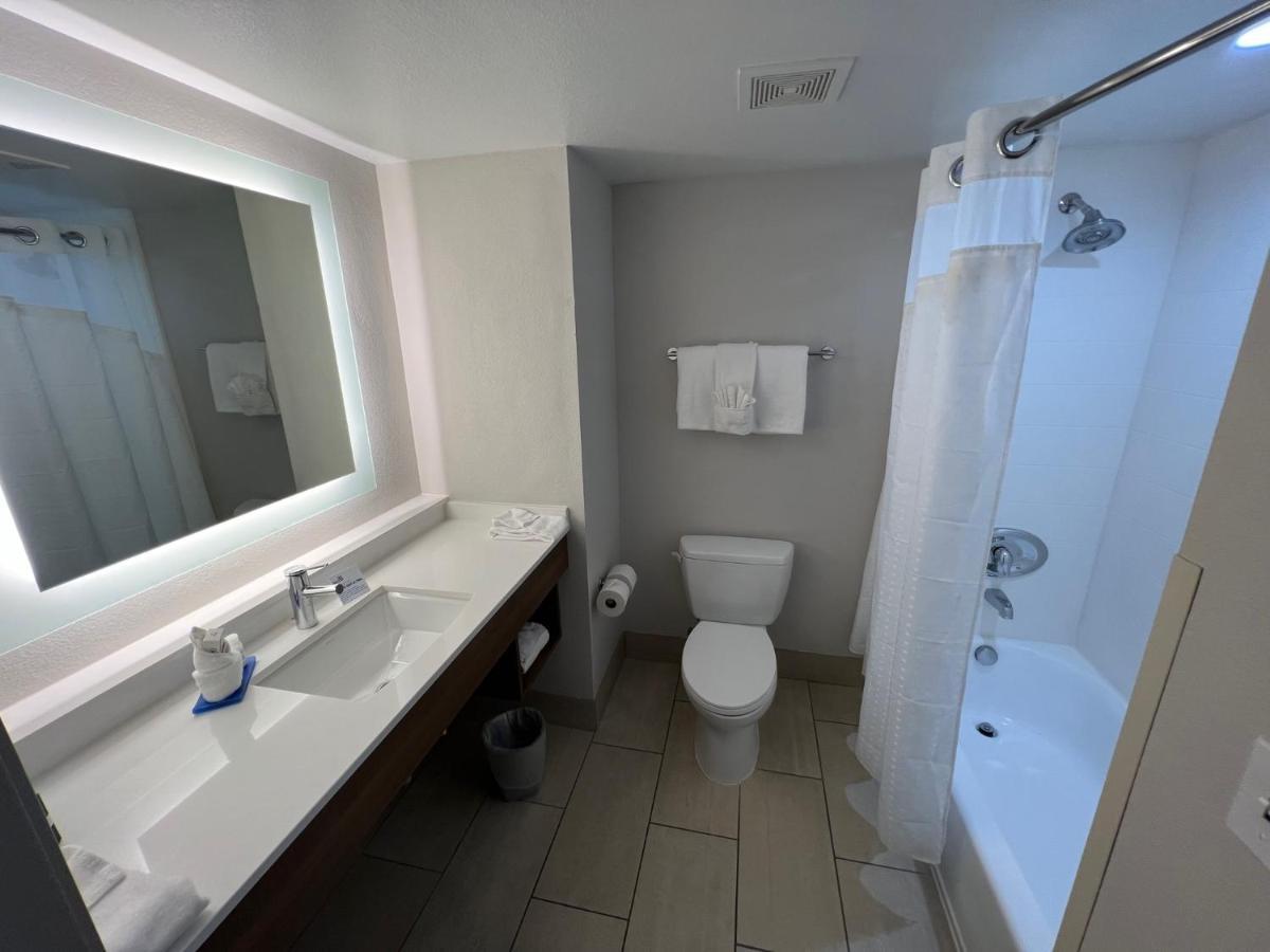 Holiday Inn Express Hotel & Suites Lake Elsinore By Ihg Esterno foto