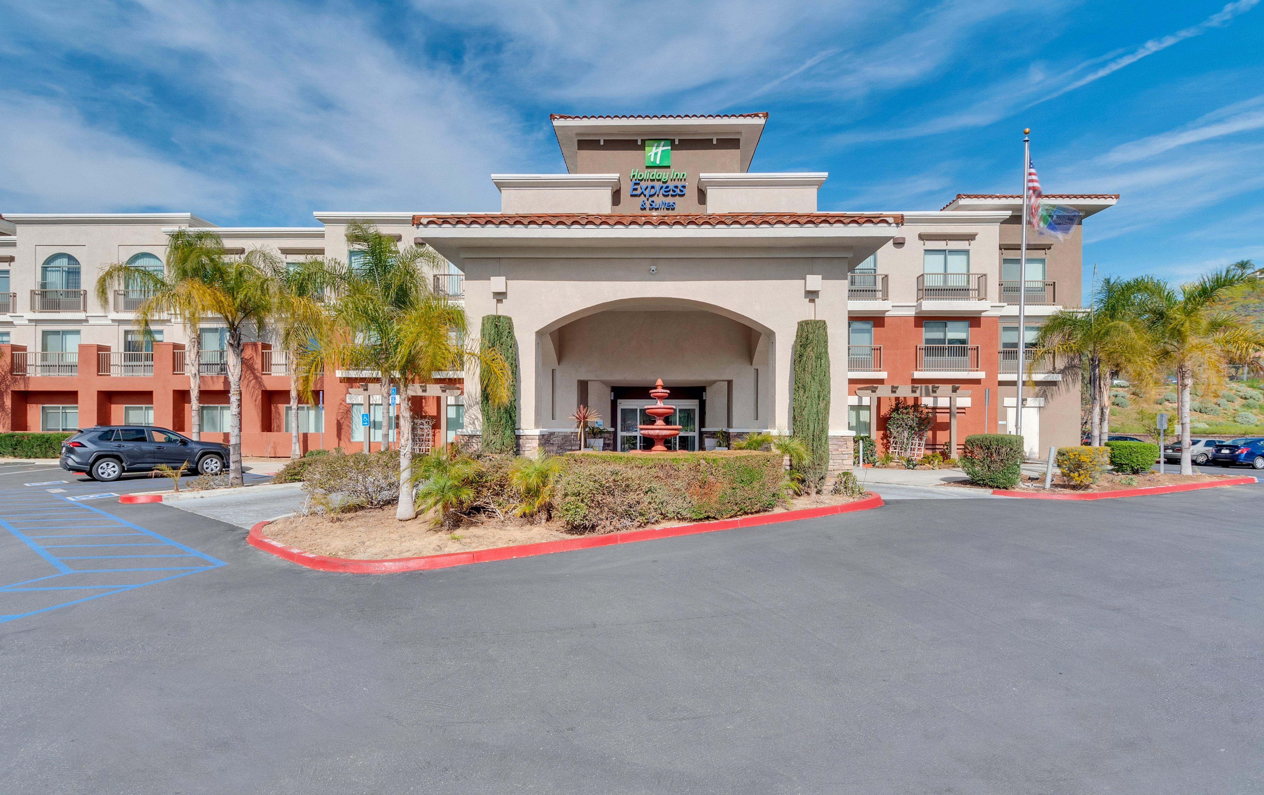 Holiday Inn Express Hotel & Suites Lake Elsinore By Ihg Esterno foto