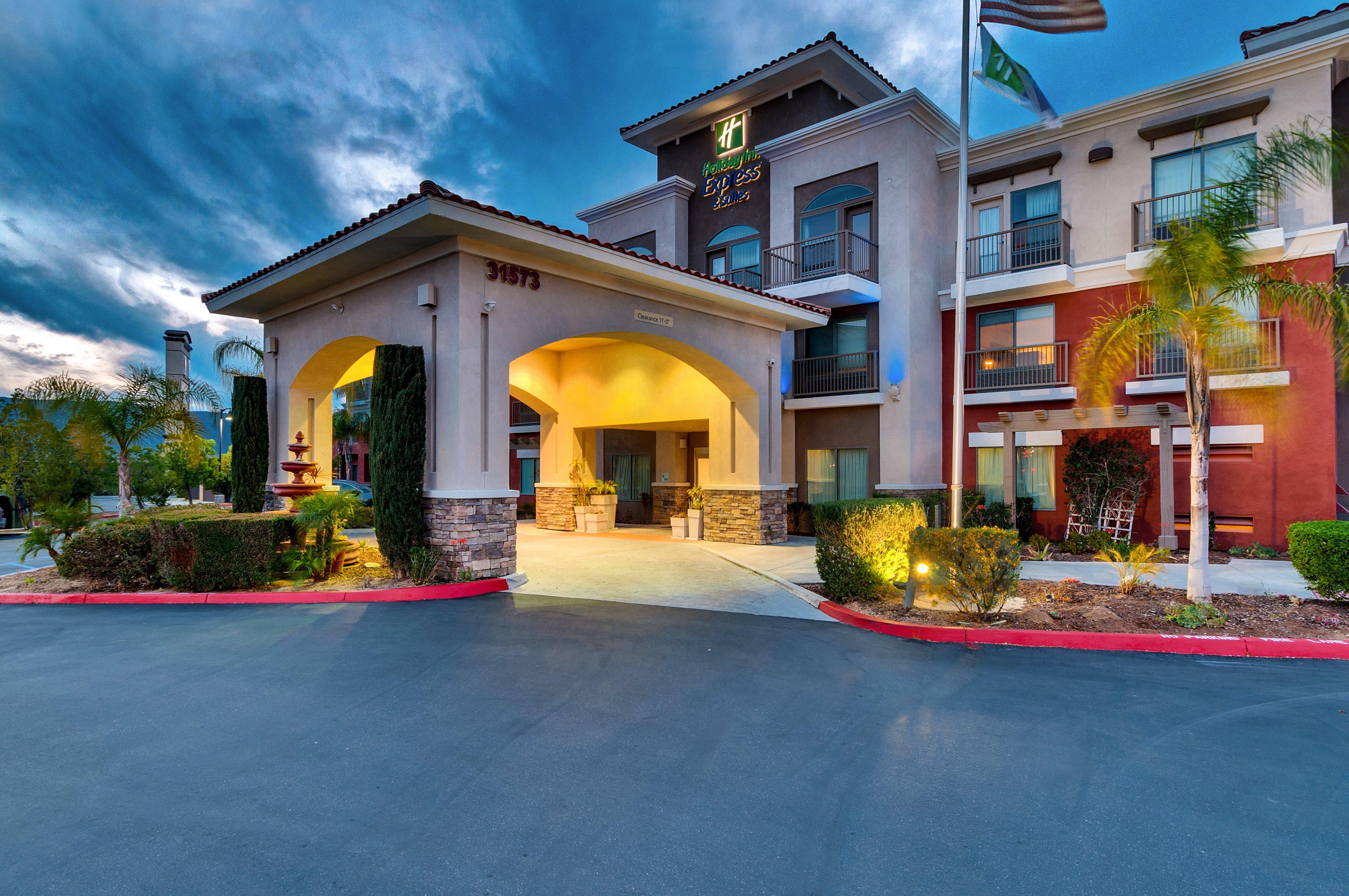 Holiday Inn Express Hotel & Suites Lake Elsinore By Ihg Esterno foto