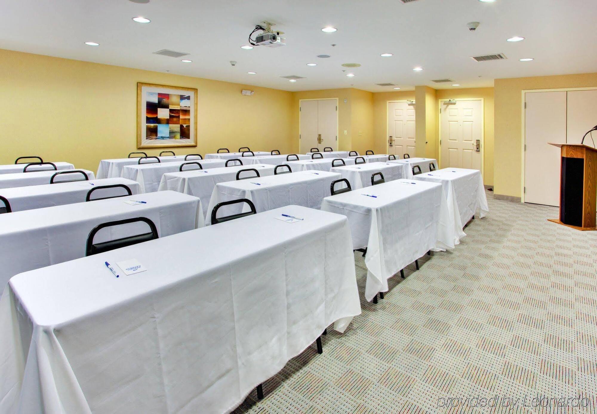 Holiday Inn Express Hotel & Suites Lake Elsinore By Ihg Esterno foto