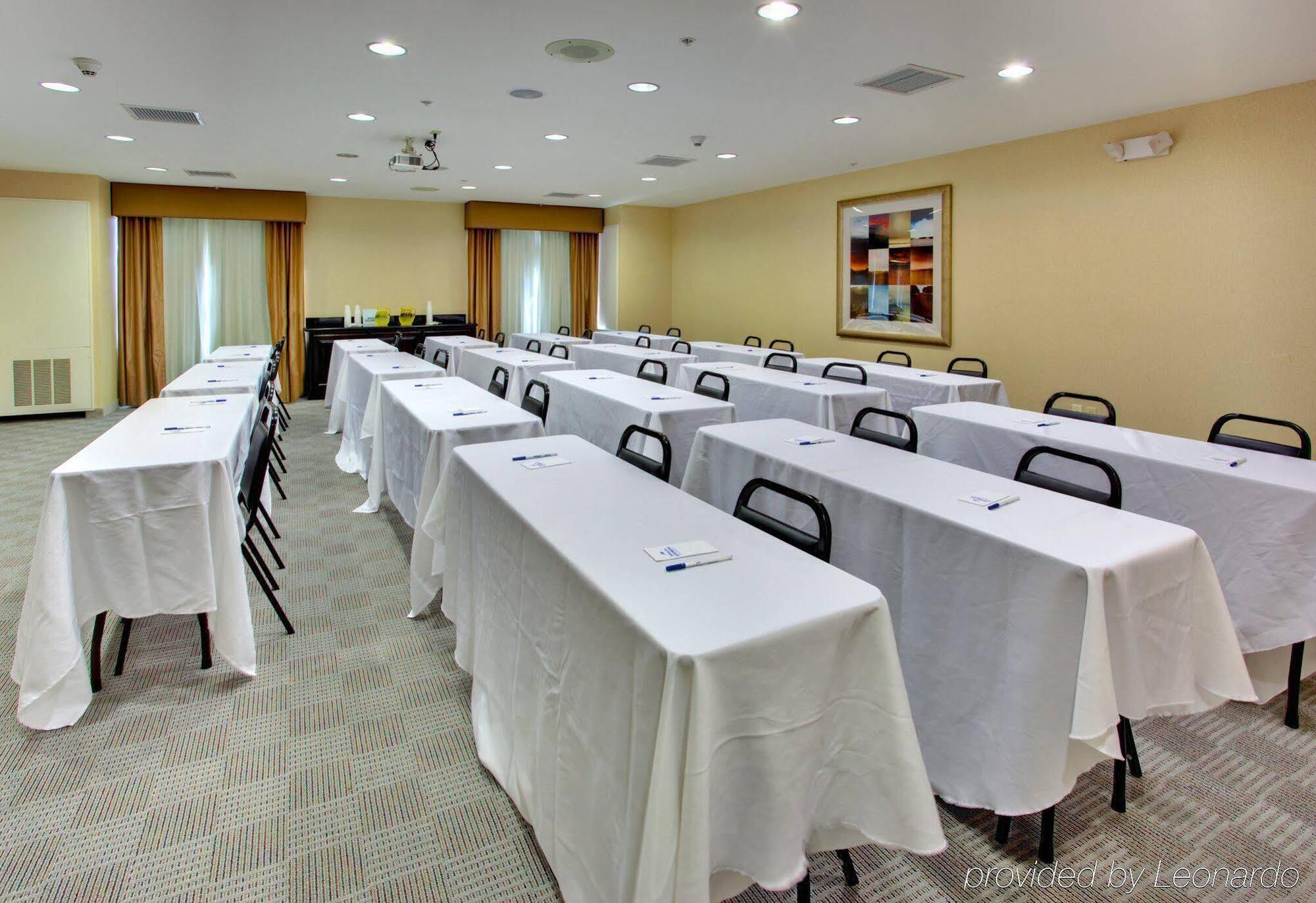 Holiday Inn Express Hotel & Suites Lake Elsinore By Ihg Esterno foto